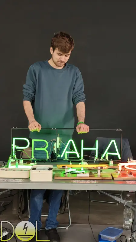 Neonová cedule PRAHA