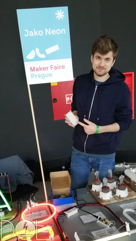 Ukázka jednoho z prototypů neonového zdroje